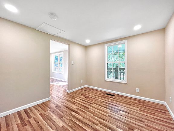 5th image of 1701 Daytona Dr