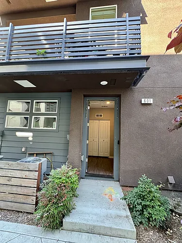 601 Clover Cir Photo 1