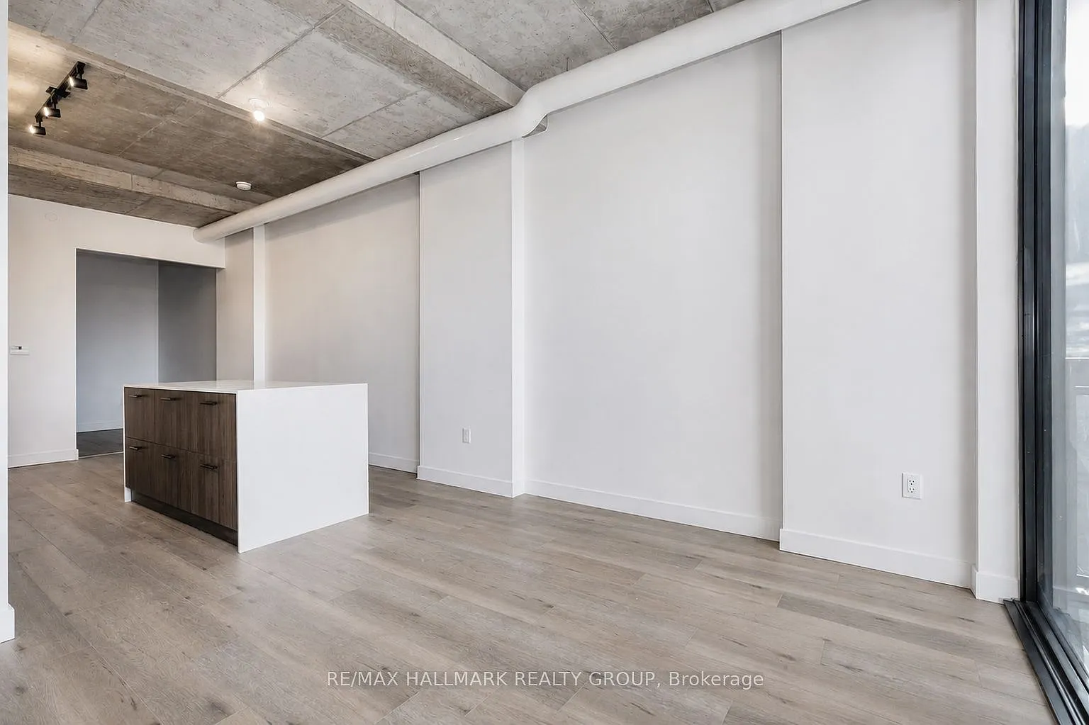 2 bed, $2,800 — Photo 3