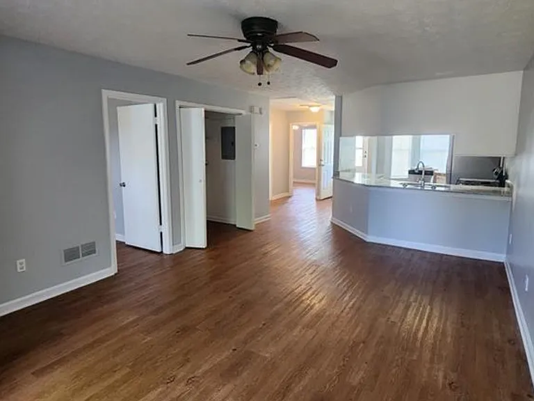 5629 Waterford Ct — Photo 6