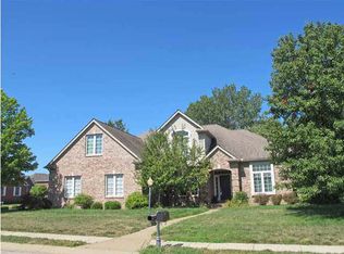 2211 S Ledgewood Ct, Newburgh, IN 47630