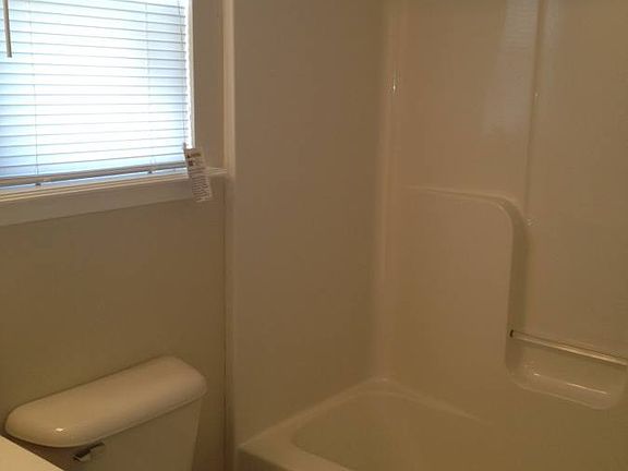 5th image of 3104 Portland Ave