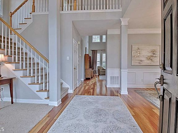 2nd image of 125 Woodleigh Dr