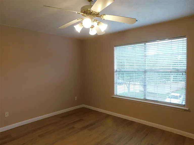 2710 Grants Lake Blvd #J2 — Photo 32