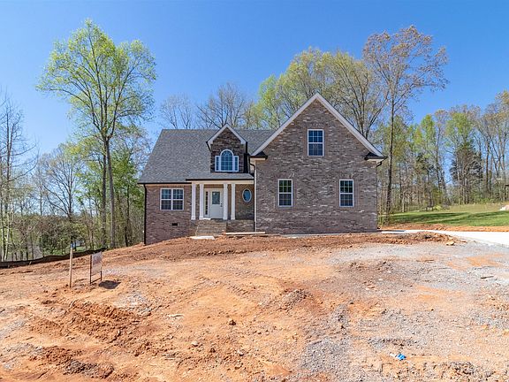 4th image of 1367 Tannahill Way