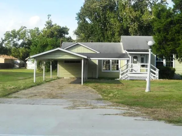 3018 Cedar Dr, La Marque, TX 77568