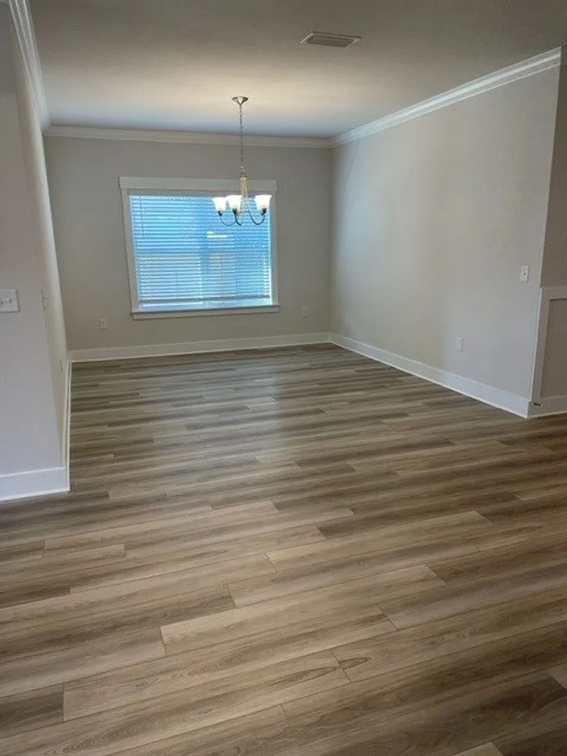 3 Bedroom/2 Bathroom with Office Minutes from Local Beach! — Photo 3
