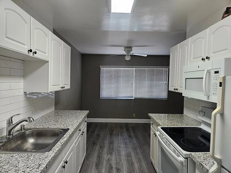 2920 Huff Ave — Photo 4