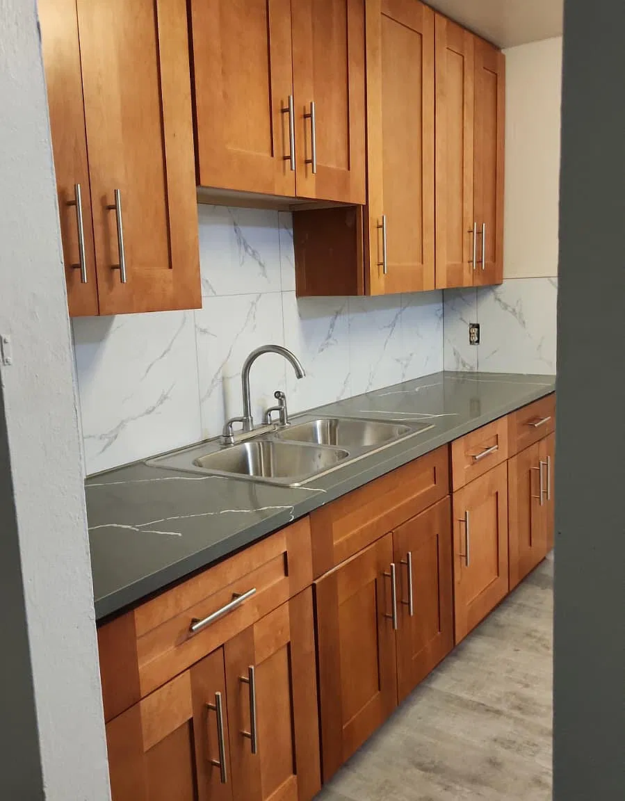 3 bed, 960 sqft, $2,200 — Photo 3