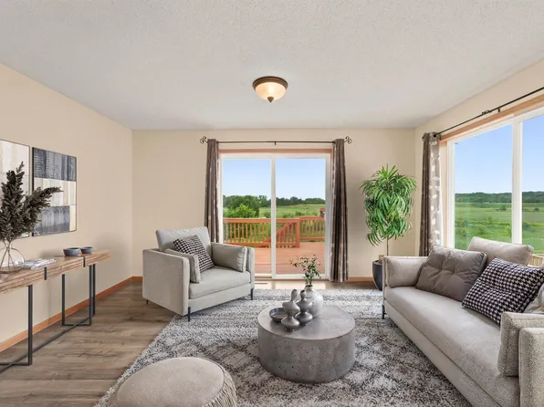 642 Union Ct, Cannon Falls, MN 55009