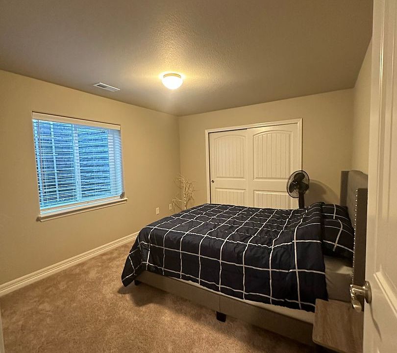 1st image of 4946 Olympus Dr #4
