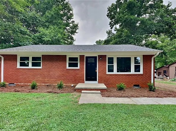 1229 Kenwood Dr, Burlington, NC 27215