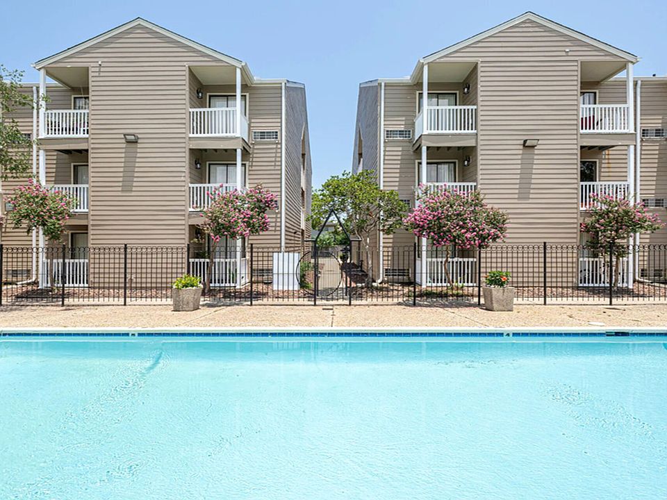 1st image of 3801 W Napoleon Ave APT B312