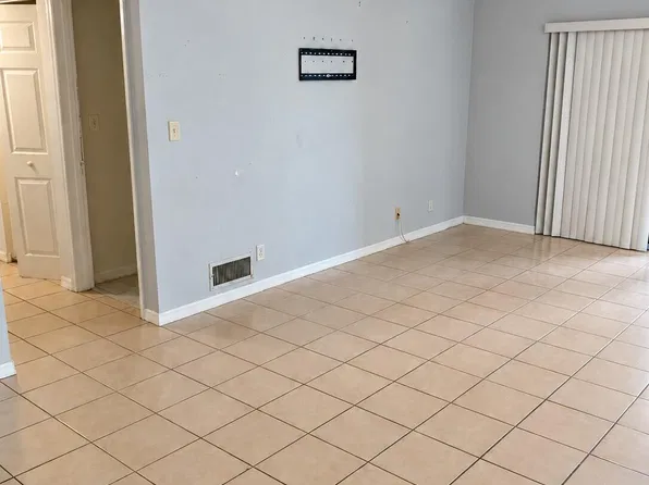 2802 NW 55th Ave APT 2A, Fort Lauderdale, FL 33313