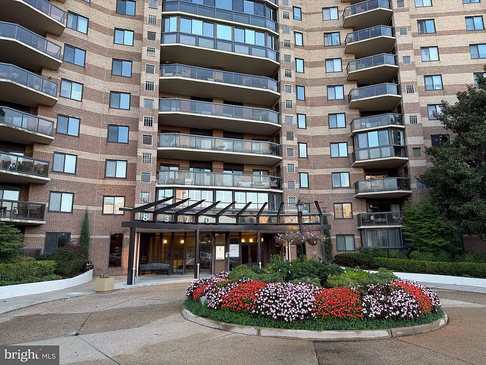 8370 Greensboro Dr #103