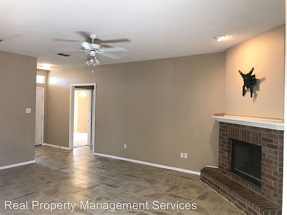 2nd image of 541 N Kirby Ave