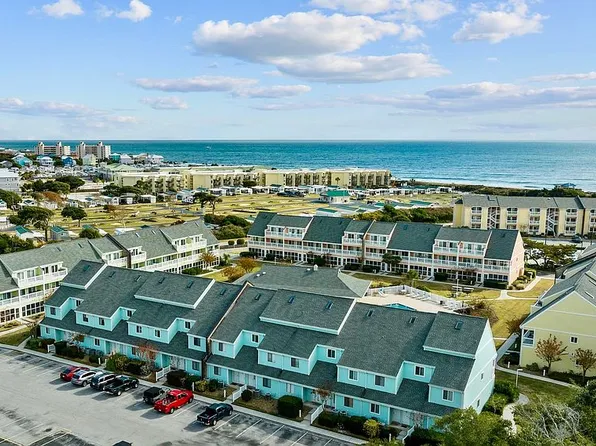 9201 Coast Guard Rd #204, Emerald Isle, NC 28594