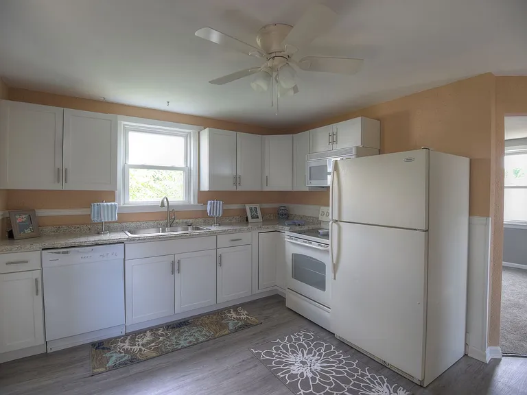 742 Lemington St — Photo 14