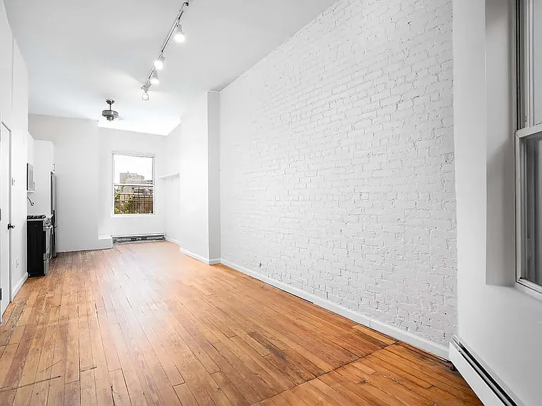 1557 Lex Ave #5S — Photo 3