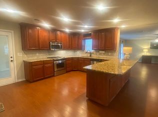 4200 Shorewood Dr, Arlington, TX 76016