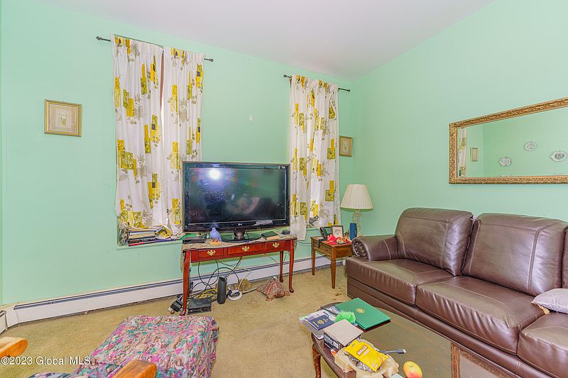 4th image of 2259 Old 6th Avenue