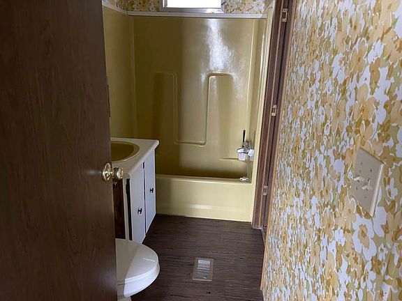 4th image of 305 S Val Vista Dr #394