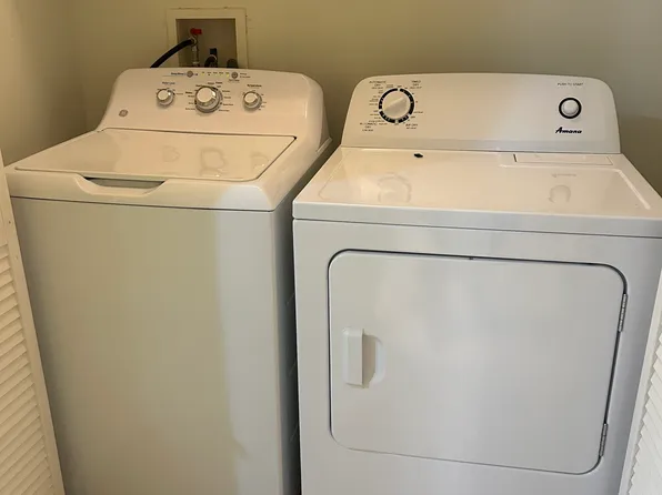 14 W Kemp Ave, Watertown, SD 57201