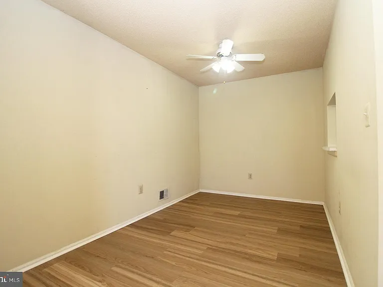 7 Joyner Ct — Photo 2