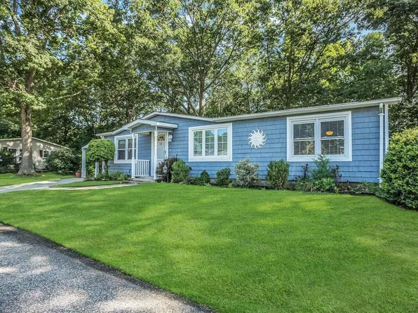 1407 Middle Road #7, Calverton, NY 11933