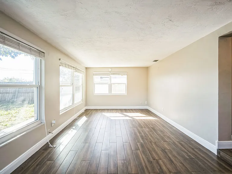1513 S Haven Dr — Photo 5