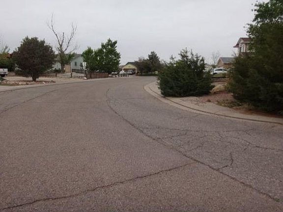 4th image of 226 High Meadows Ct
