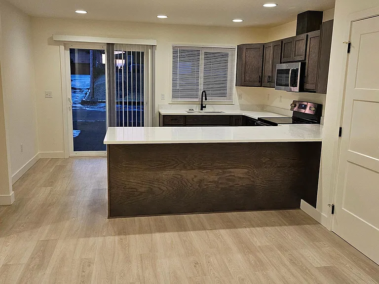 1803 Pacific Ave N #1 — Photo 3