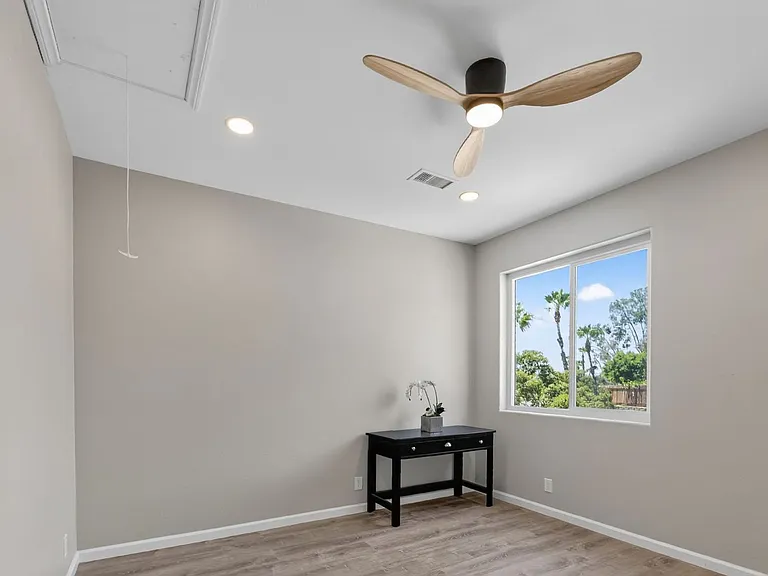 880 La Terraza Blvd #3 — Photo 15