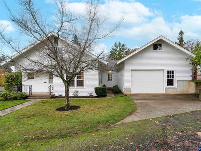 619 B St, Silverton, OR, 97381