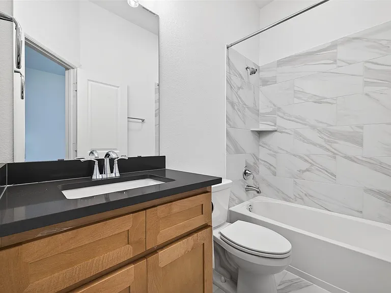 211 Amaranth Way — Photo 9