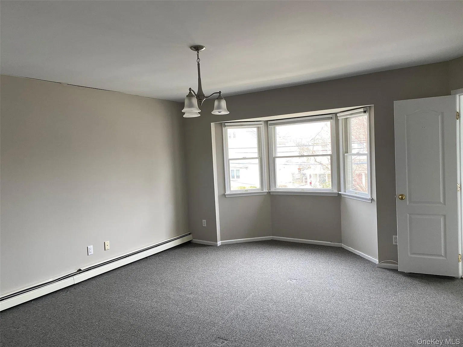 3 bed, 2.5 bath, 3284 sqft, $5,350 — Photo 2