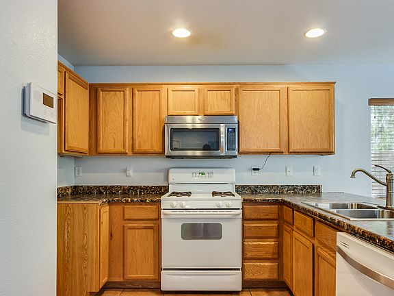 4th image of 10449 Chandra Ave