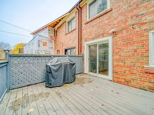 35 Bellhaven Rd #1A, Toronto, ON M4L 3J4