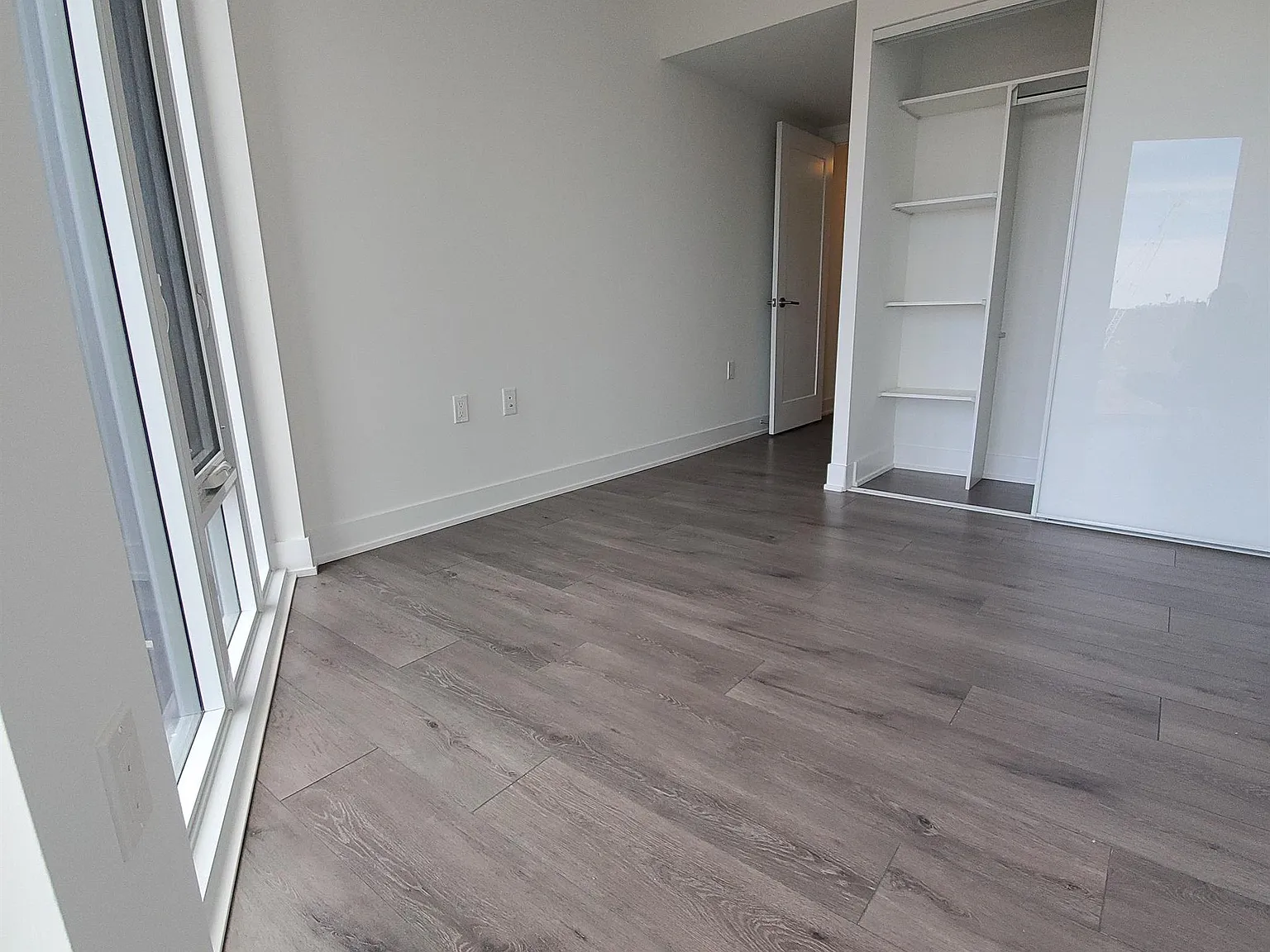 3 bed, $4,050 — Photo 4