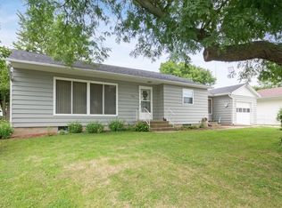 206 W Broad Oak Dr, North English, IA 52316