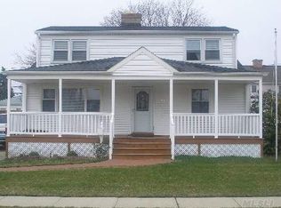 14 Polk St, Freeport, NY 11520