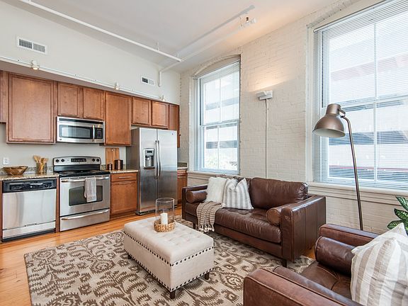 2nd image of 1200 Walnut St #501