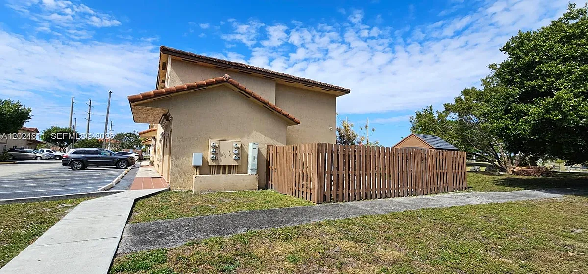 Building Photo - 17362 NW 74th Ave #201