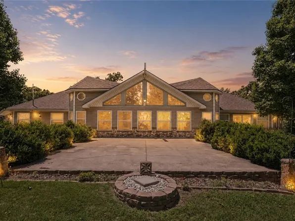 322 Riverfront Rd, Atchison, KS 66002