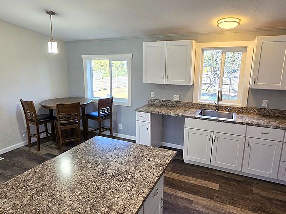 5th image of 2273 SW Butterfield Dr