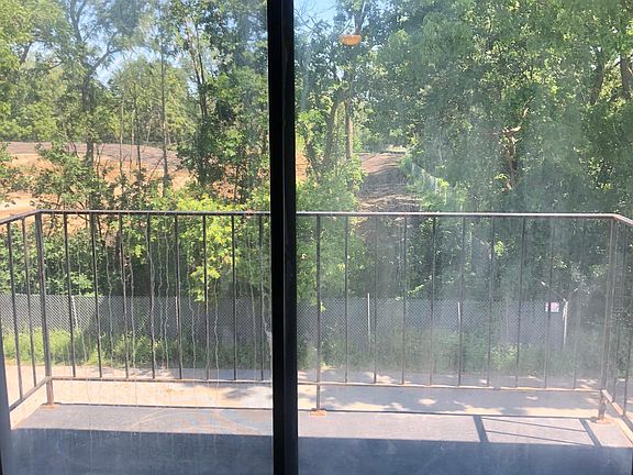 5th image of 816 Perry Dr APT 3A