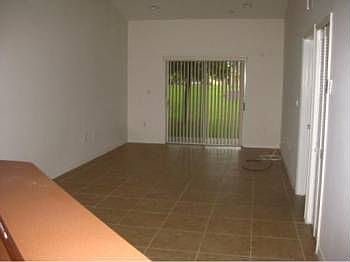 4th image of 1229 NE 32nd Ave