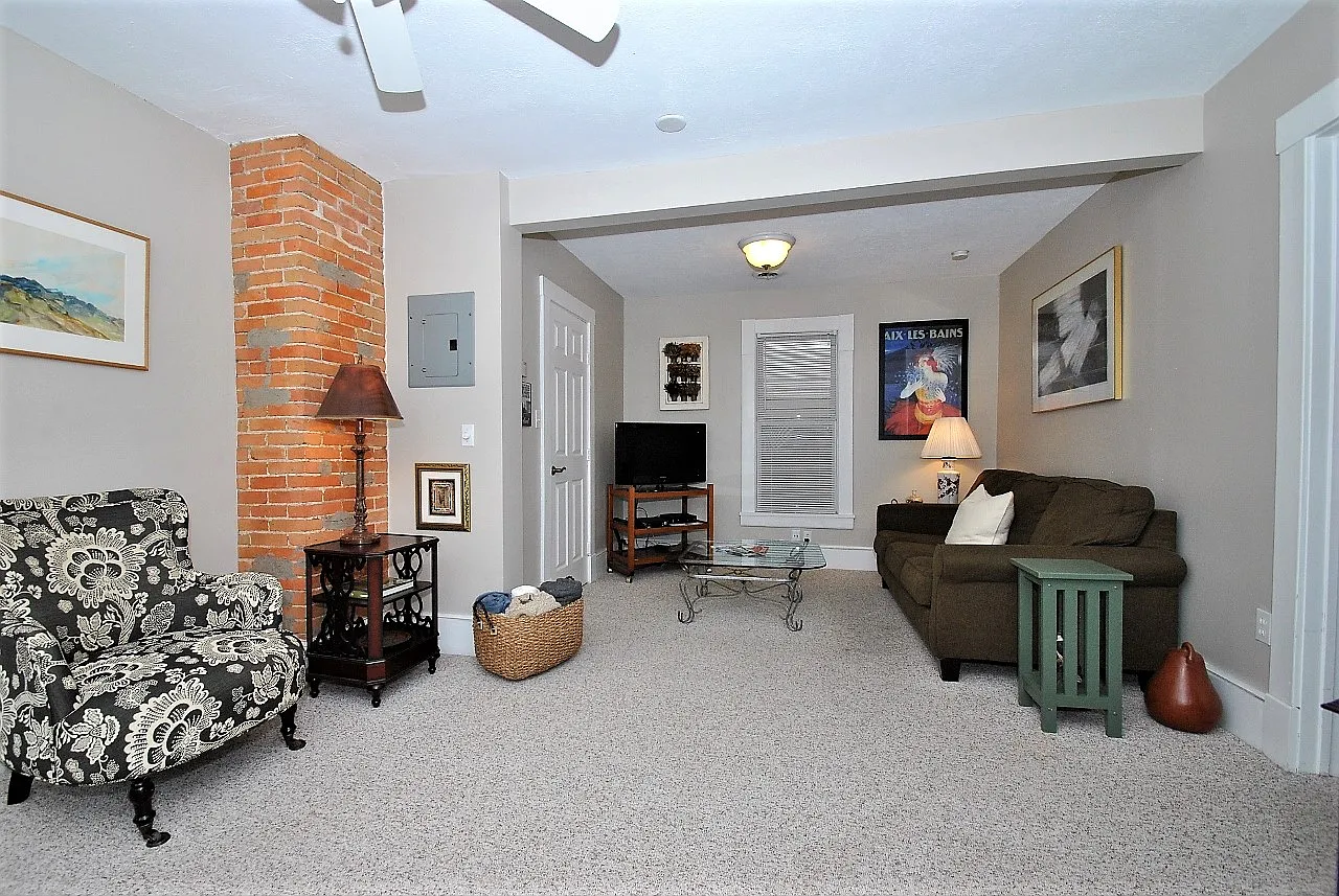 1 bed, 900 sqft, $1,400 — Photo 4