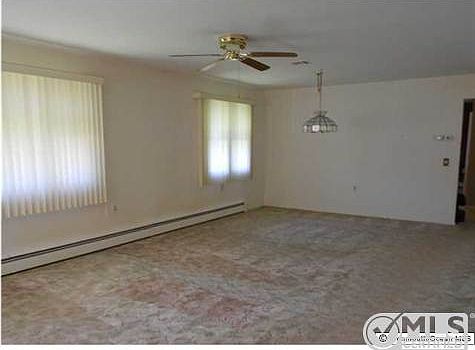 4th image of 11 Redlands Ct
