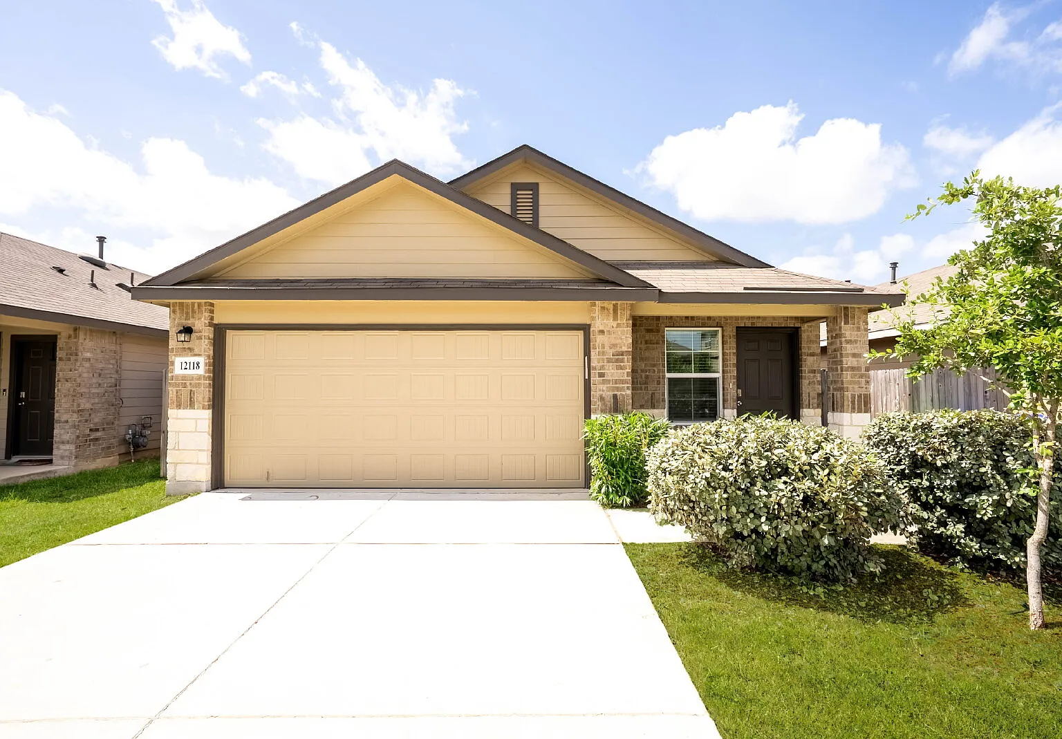 3 Bedroom Rental in Convenient West San Antonio Location — Photo 1